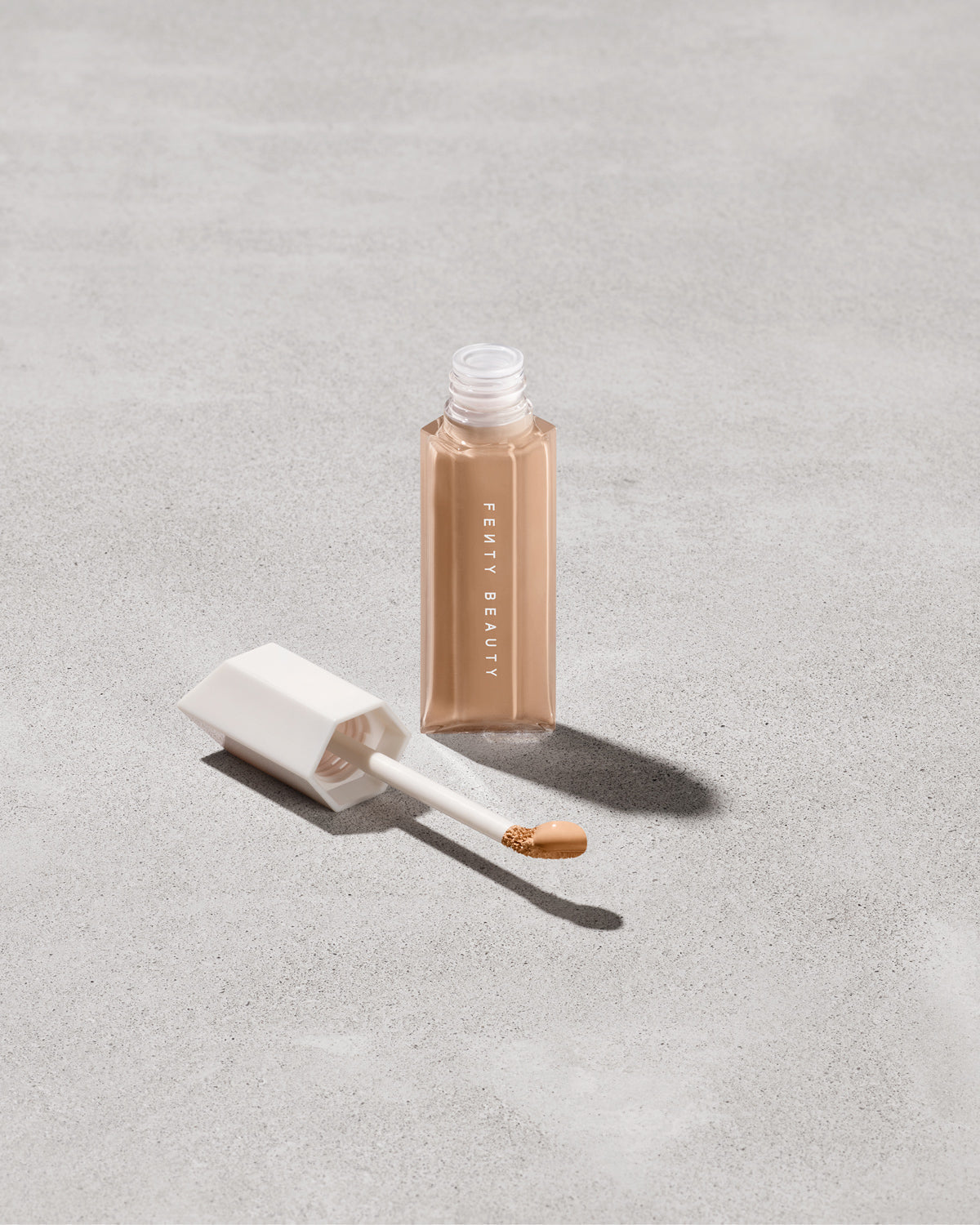 We're Even Hydrating Longwear Concealer — 260N