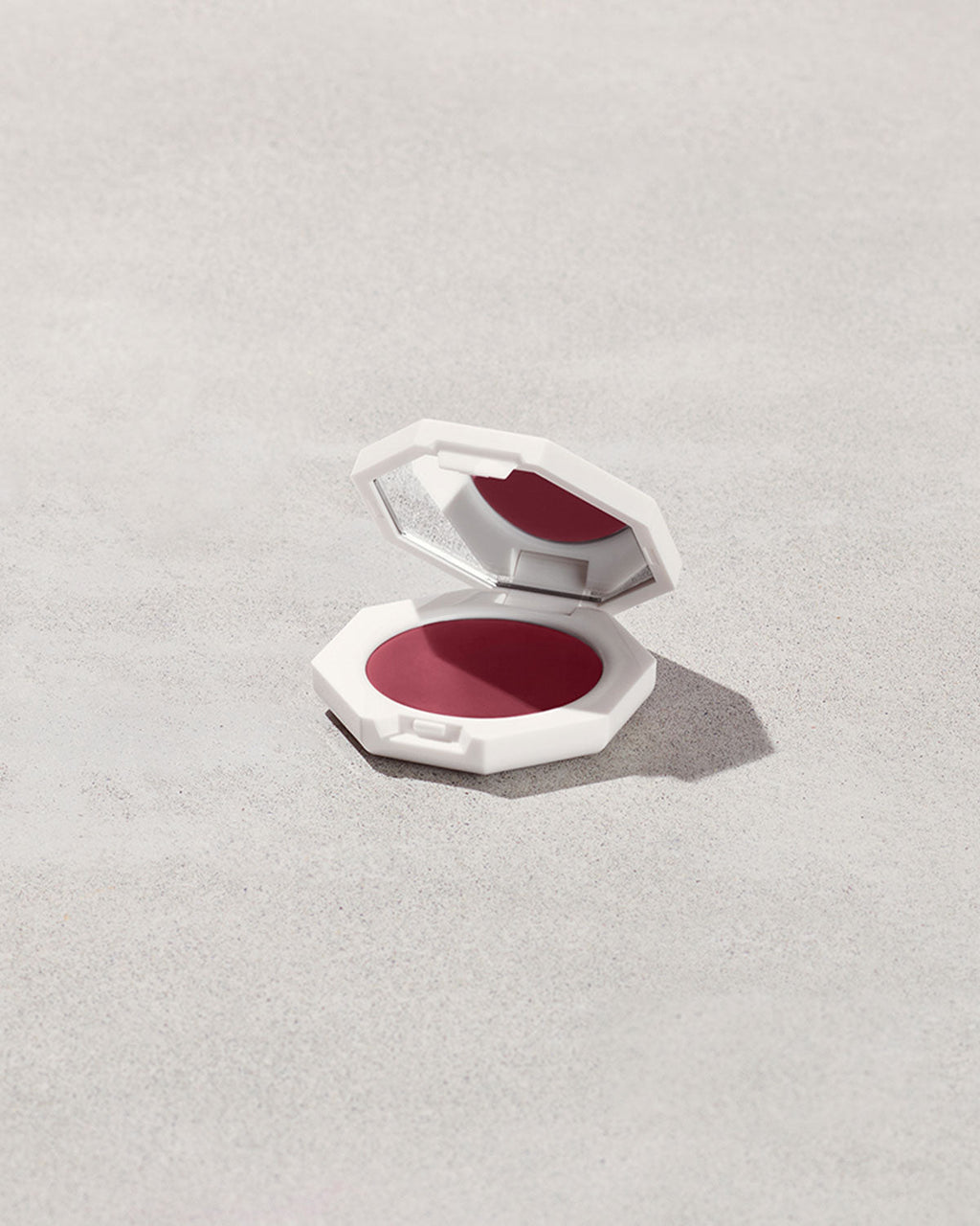 Cheeks Out Freestyle Cream Blush — Riri